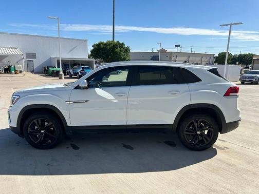 Pure White 2025 Volkswagen Atlas Cross Sport 2.0T SE w/Technology