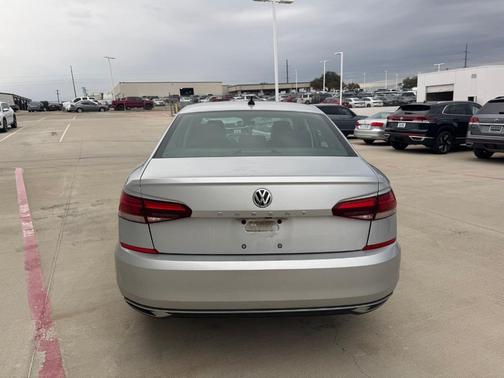 2020 Volkswagen Passat 2.0T SE