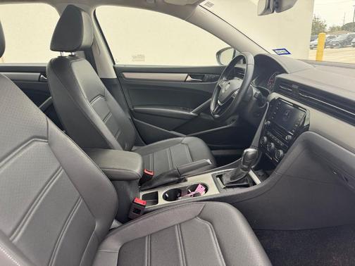 2020 Volkswagen Passat 2.0T SE