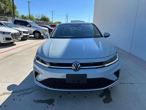 Alpine Grey 2025 Volkswagen Jetta 1.5T SE