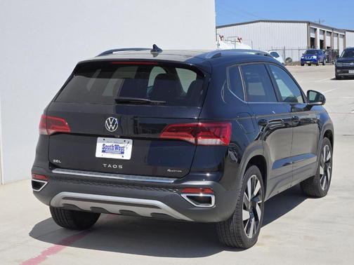 2024 Volkswagen Taos 1.5T SEL