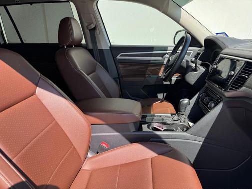 2023 Volkswagen Atlas 2.0T SE w/Technology