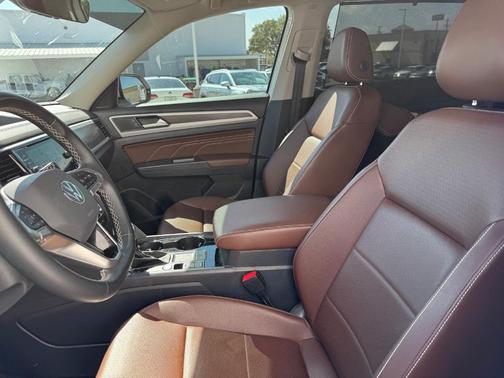 2023 Volkswagen Atlas 2.0T SE w/Technology