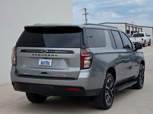 2023 Chevrolet Suburban RST