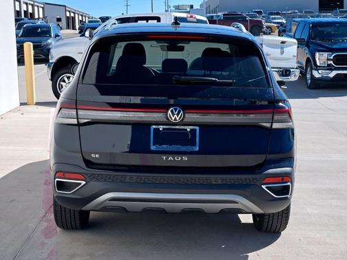 2025 Volkswagen Taos 1.5T SE