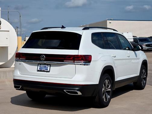 2025 Volkswagen Atlas 2.0T SE