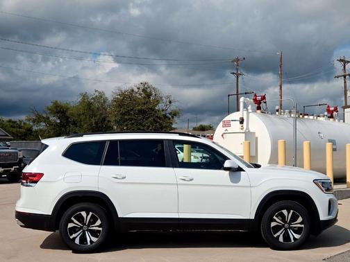 2025 Volkswagen Atlas 2.0T SE