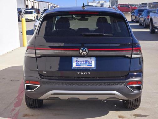 2025 Volkswagen Taos 1.5T SE