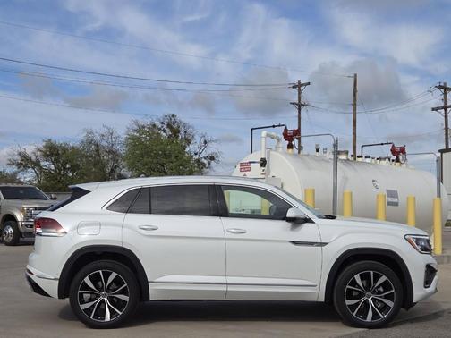 2025 Volkswagen Atlas Cross Sport 2.0T SEL Premium R-Line