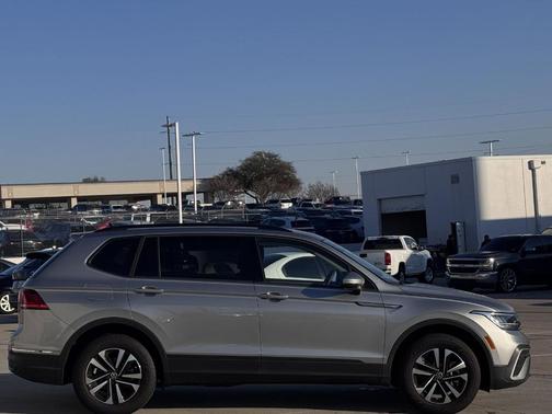 Pyrite Silver Metallic 2024 Volkswagen Tiguan 2.0T S