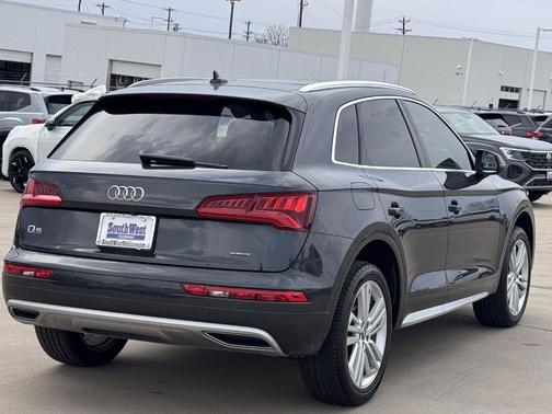 2020 Audi Q5 40 Premium Plus