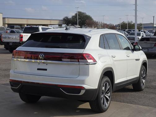 2026 Volkswagen Atlas Cross Sport 2.0T SE