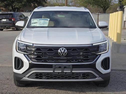 2026 Volkswagen Atlas Cross Sport 2.0T SE