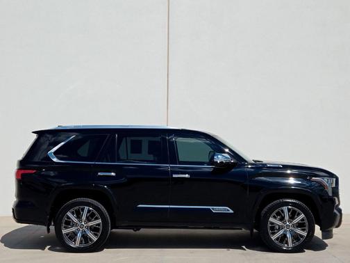 2023 Toyota Sequoia 