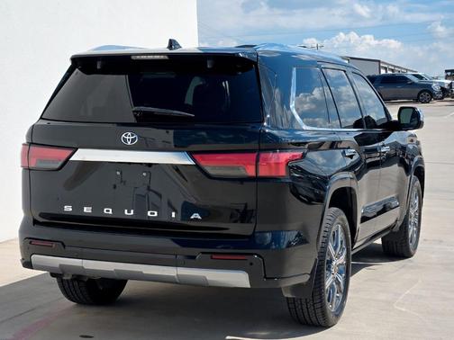 2023 Toyota Sequoia 