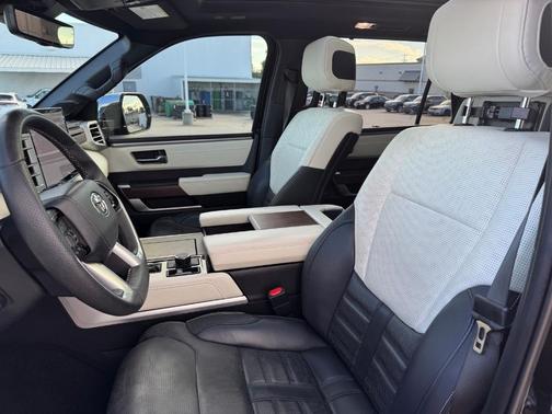 2023 Toyota Sequoia 