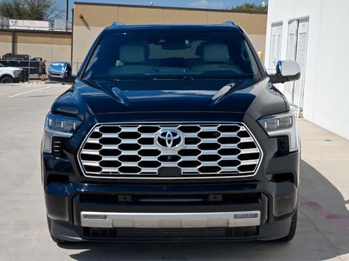 2023 Toyota Sequoia 