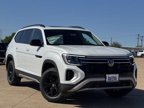 Opal White Pearl 2026 Volkswagen Atlas 2.0T Peak Edition
