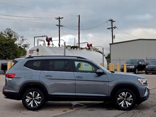 2025 Volkswagen Atlas 2.0T SE