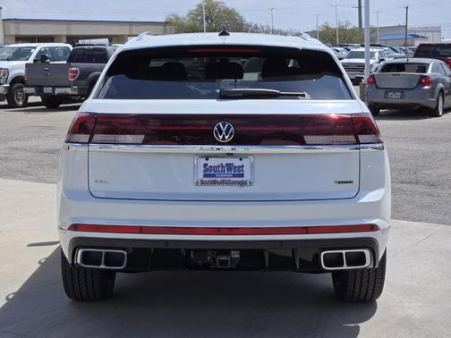 2025 Volkswagen Atlas Cross Sport 2.0T SEL Premium R-Line