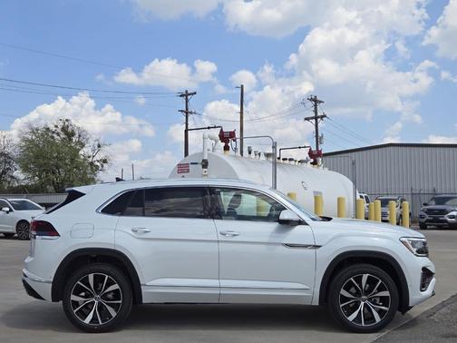 2025 Volkswagen Atlas Cross Sport 2.0T SEL Premium R-Line