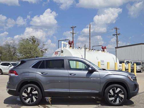 2025 Volkswagen Atlas Cross Sport 2.0T SEL
