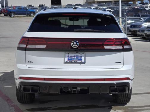 2025 Volkswagen Atlas Cross Sport 2.0T SEL R-Line Black