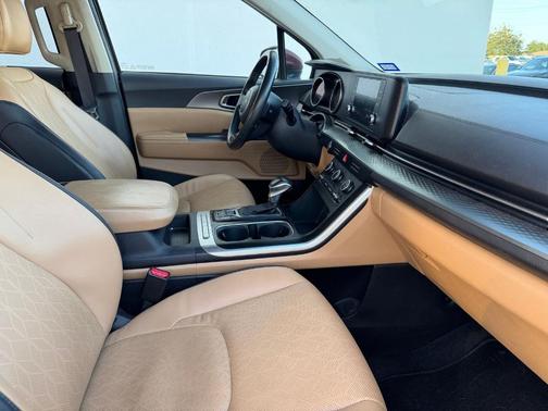 2022 Kia Carnival LXS