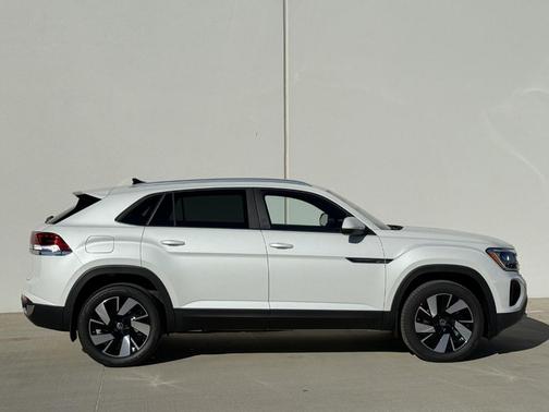 2026 Volkswagen Atlas Cross Sport 2.0T SE