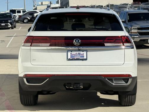 2026 Volkswagen Atlas Cross Sport 2.0T SE