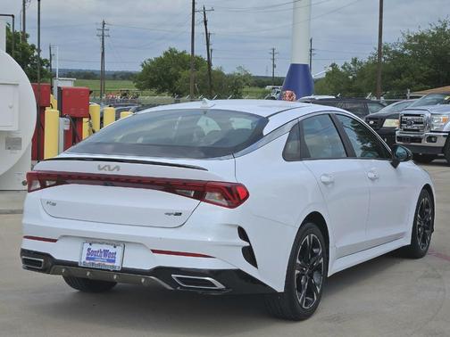 2022 Kia K5 GT-Line