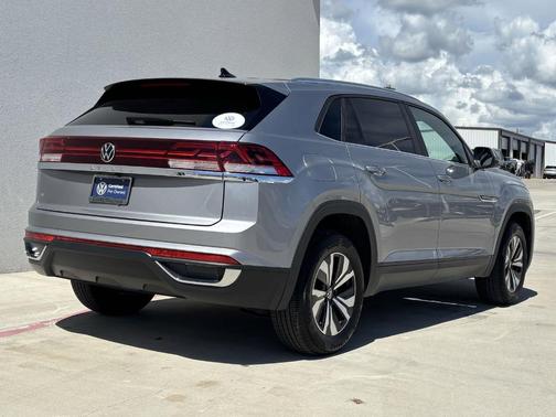 2024 Volkswagen Atlas Cross Sport 2.0T SE