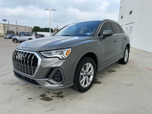 Chronos Gray Metallic 2022 Audi Q3 45 S line Premium