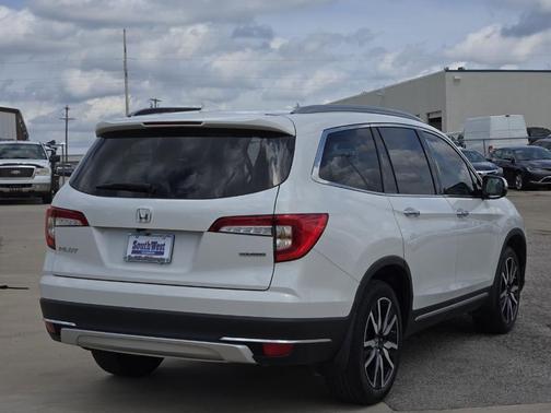 2022 Honda Pilot Touring 7-Passenger