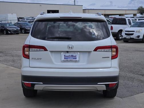 2022 Honda Pilot Touring 7-Passenger