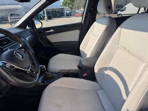 2021 Volkswagen Tiguan 2.0T SE R-Line Black