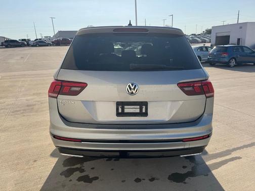 2021 Volkswagen Tiguan 2.0T SE R-Line Black