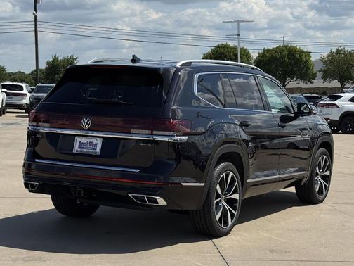 Deep Black Pearl 2026 Volkswagen Atlas 2.0T SEL Premium R-Line