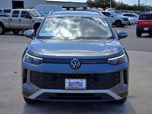 2025 Volkswagen Tiguan 2.0T SE