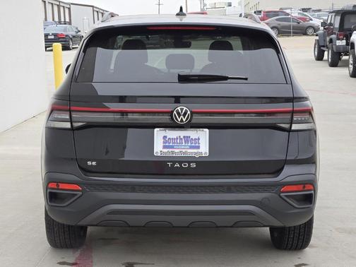 2025 Volkswagen Taos 1.5T SE Black