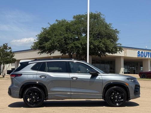 Platinum Gray Metallic 2026 Volkswagen Tiguan 2.0T SE R-Line Black