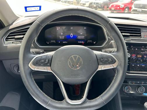 Platinum Gray Metallic 2024 Volkswagen Tiguan 2.0T S