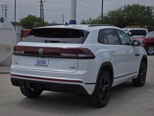 2025 Volkswagen Atlas Cross Sport 2.0T SEL R-Line Black