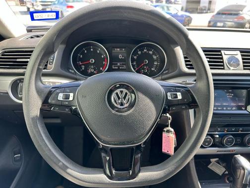 2016 Volkswagen Passat 1.8T S