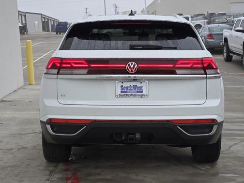 2025 Volkswagen Atlas Cross Sport 2.0T SE w/Technology