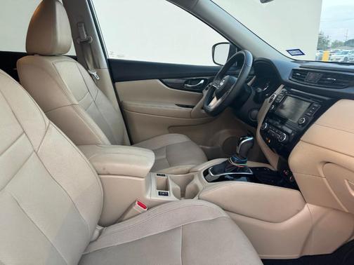 2020 Nissan Rogue SL