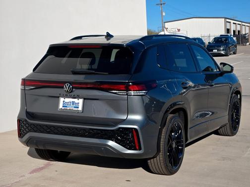 2026 Volkswagen Tiguan 2.0T SE R-Line Black