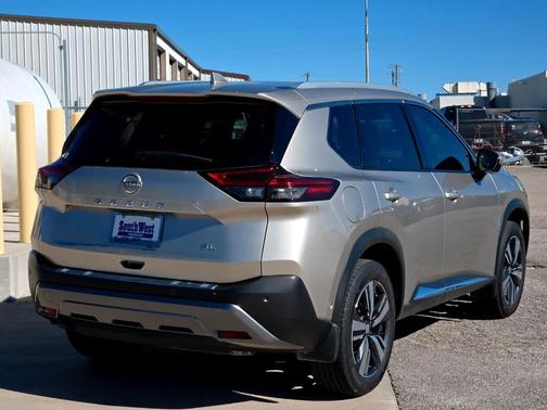 2022 Nissan Rogue SL