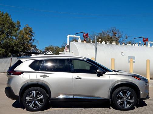 2022 Nissan Rogue SL