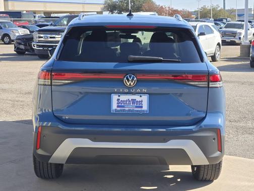 2026 Volkswagen Tiguan 2.0T SE